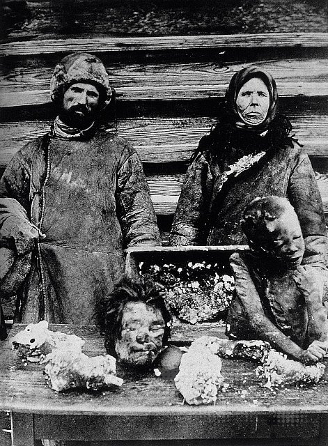 DavidMcCoy86753's tweet photo. Communism results in mass starvation, gulags, a servant class, leader class, and destruction of average person's private property. This picture of two people selling human meat is real, from USSR-caused forced starvation in Ukraine.Clearly this is what you are striving for you communist schmuck.