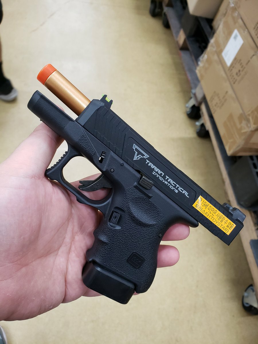 Star_Shopping00's tweet photo. TOYSTAR 14歳以上用
エアコッキングガン
COMBAT CARRY G26

スライドストップ機能あり！
スターショッピングページでの販売開始をお待ちくださいませ。 https://t.co/j3UBTT3lhU
