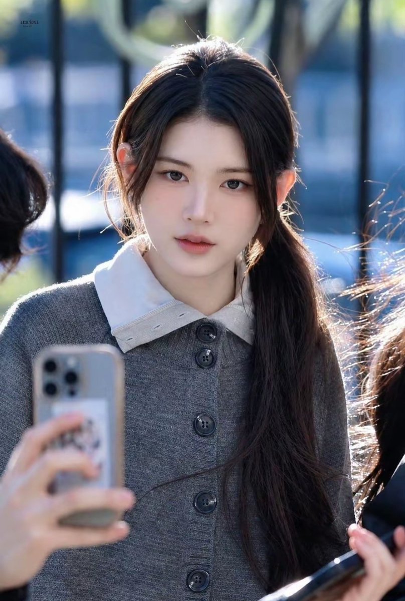 xtysl3's tweet photo. 아나는 아직 몸이 안 좋아 보니까 빨리 나아지길 바래. #ANA #유나 #에이나 #Hearts2Hearts https://t.co/0pI1CG9AbL