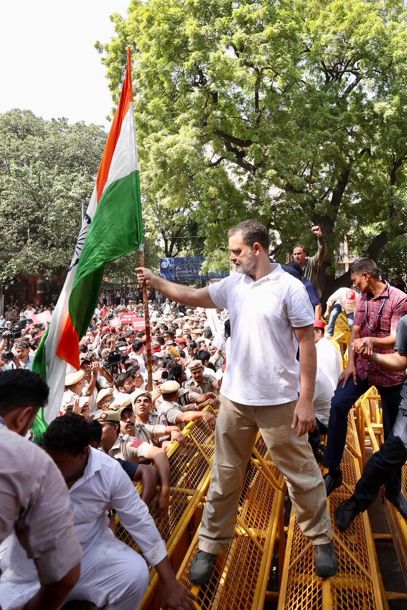 bharatjodo's tweet photo. #SackGyanesh https://t.co/SgwH3vRPIX