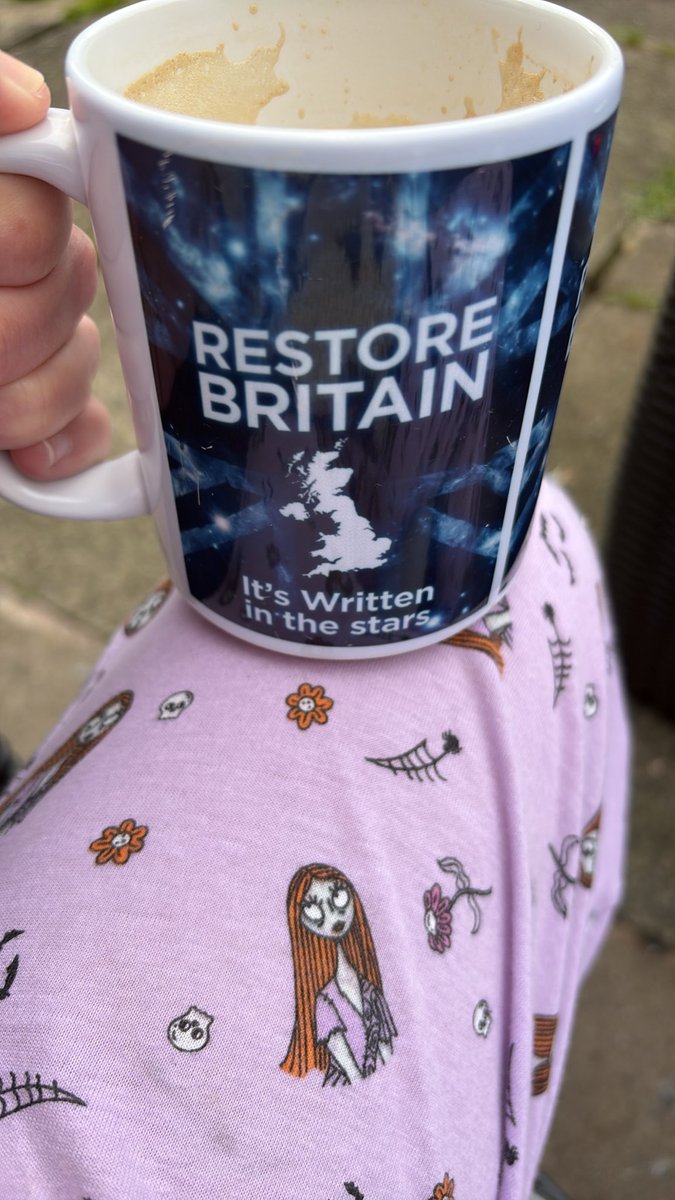 MrsMckC's tweet photo. Wakey Wakey rise and shine ❤️ whatever plans you all have for today I wish you all fun and laughter,we need to smile and hold our heads high my friends we have got this 🫡🇬🇧❤️ https://t.co/EKNSx7Oshp