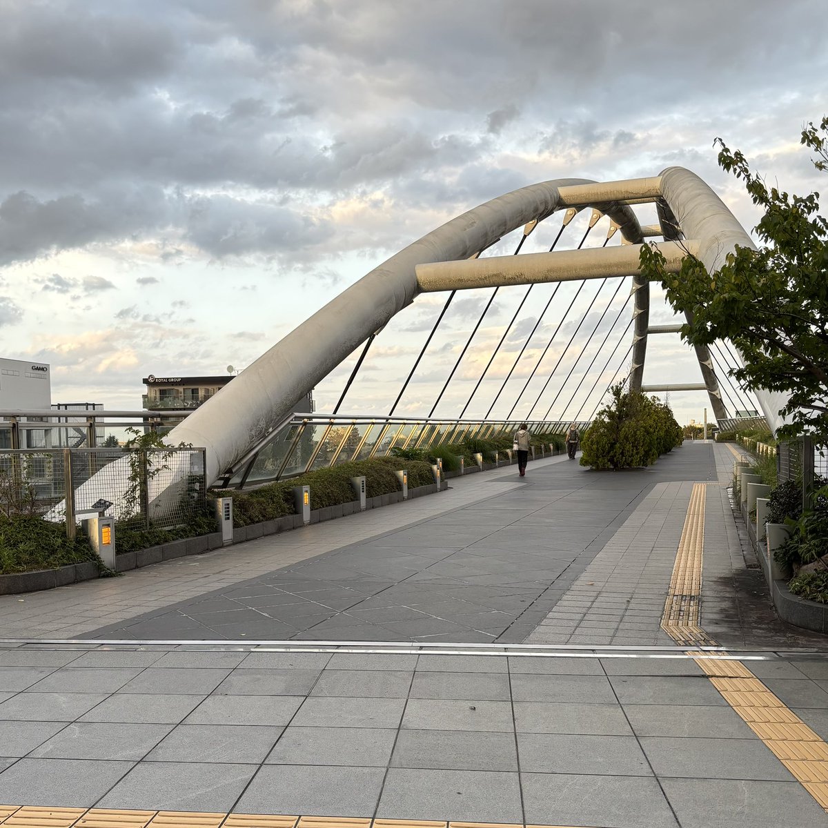aithgi's tweet photo. "君の言う通りかもな。待っててもヒーローなんて来ない。だから、だから、俺がみんなを守るって決めたんだ！たとえ今、きみ１人守るのがやっとでも、あきらめない。運命に負けたくないんだ！" https://t.co/Ma8E3nD3KF