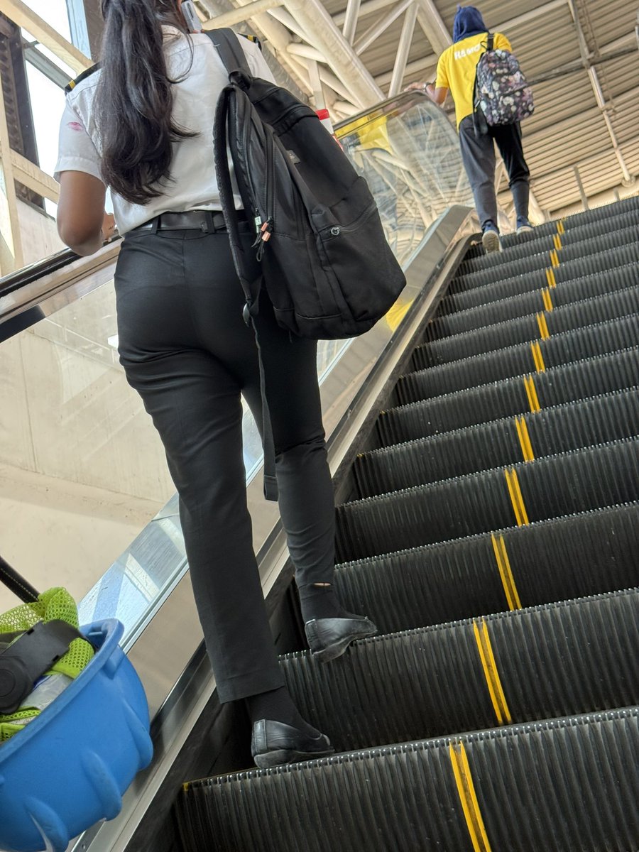 iamdeepikadpka's tweet photo. Phaaaatt asss paa ena ma iruku kundi abdiye virichi munji la okara vechi kaal nadunga nadunga thanni oluga nakki edukanum 🥵🥵🥵🥵 en d daily metro la vanthu ibdi ena post poda vekuringa https://t.co/xi1w2gPPJ5