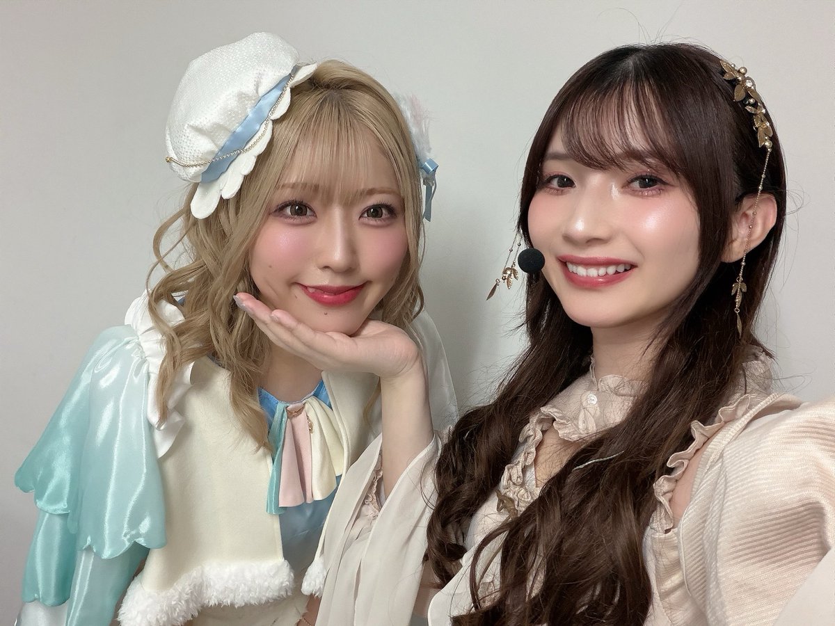 s_hitomi_'s tweet photo. ほのけの手のひら、なんか、フィットする☺️🎶

#シャニマスソロライブMSP https://t.co/t3Z6JtamuT