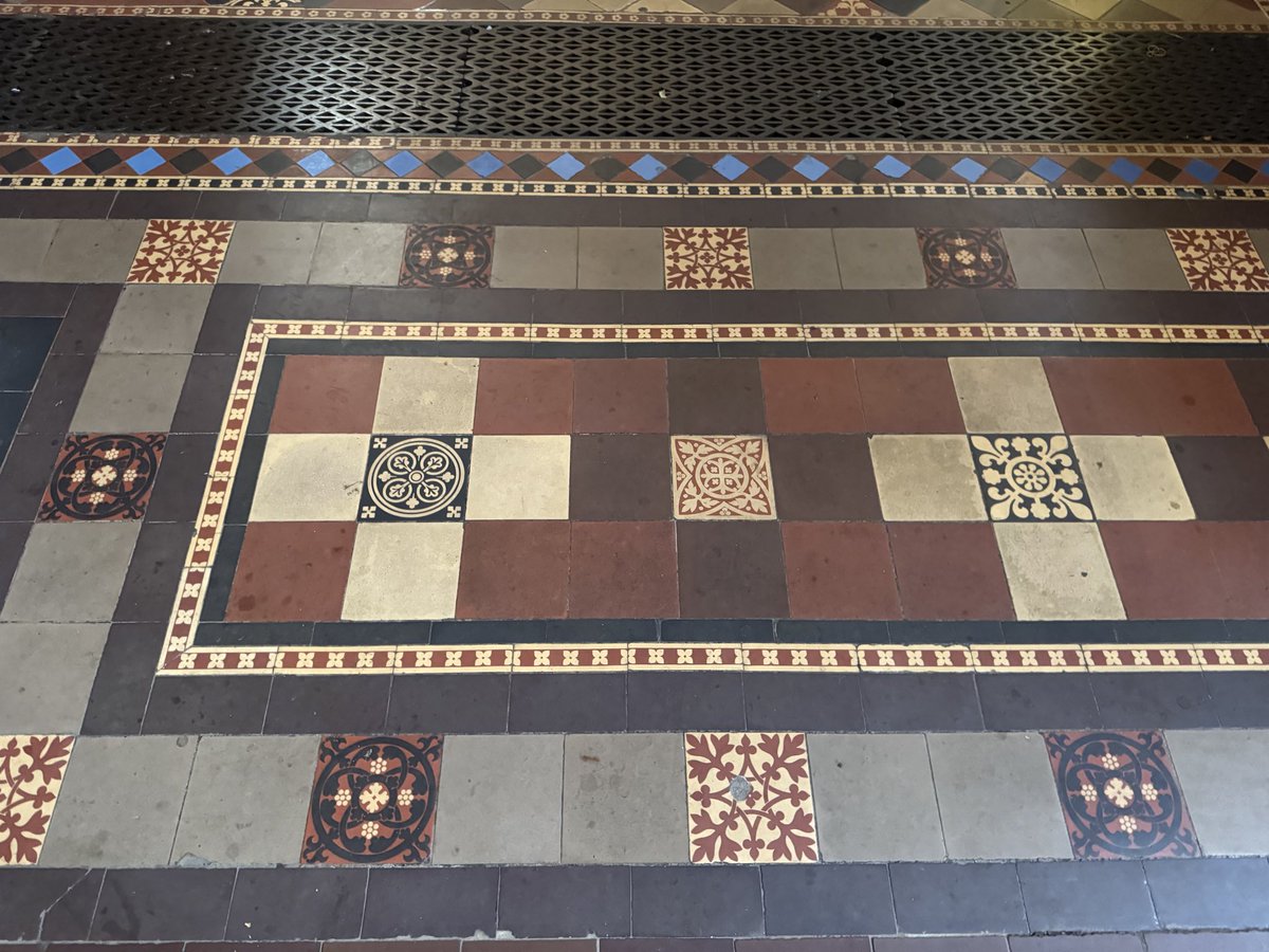 Barb_Drummond's tweet photo. #TilesOnTuesday #StMary @Shrewsbury @CCT https://t.co/Frz48et96c
