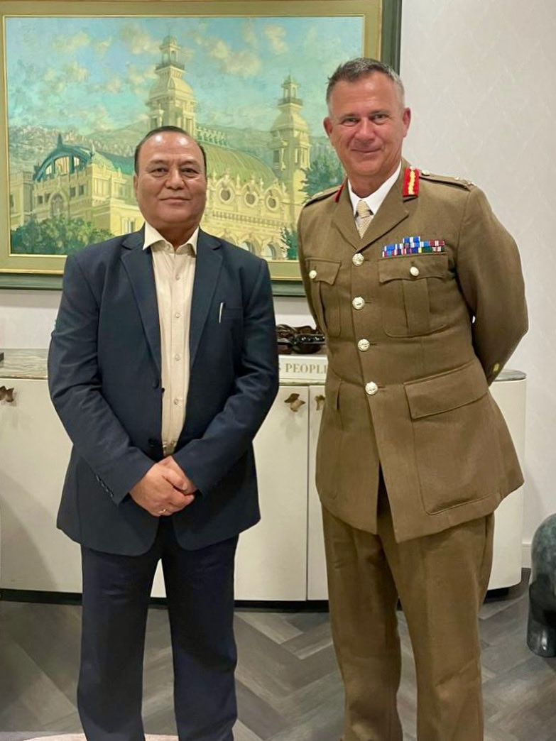 UKinNepal's tweet photo. Welcome to the United Kingdom. 🙏 

Chief of the Army Staff of the @NepaliArmyHQ General Ashok Raj Sigdel, has arrived in London for an official visit at the invitation of the Chief of the General Staff, General Sir Roly Walker. https://t.co/tvBv2LGiR2