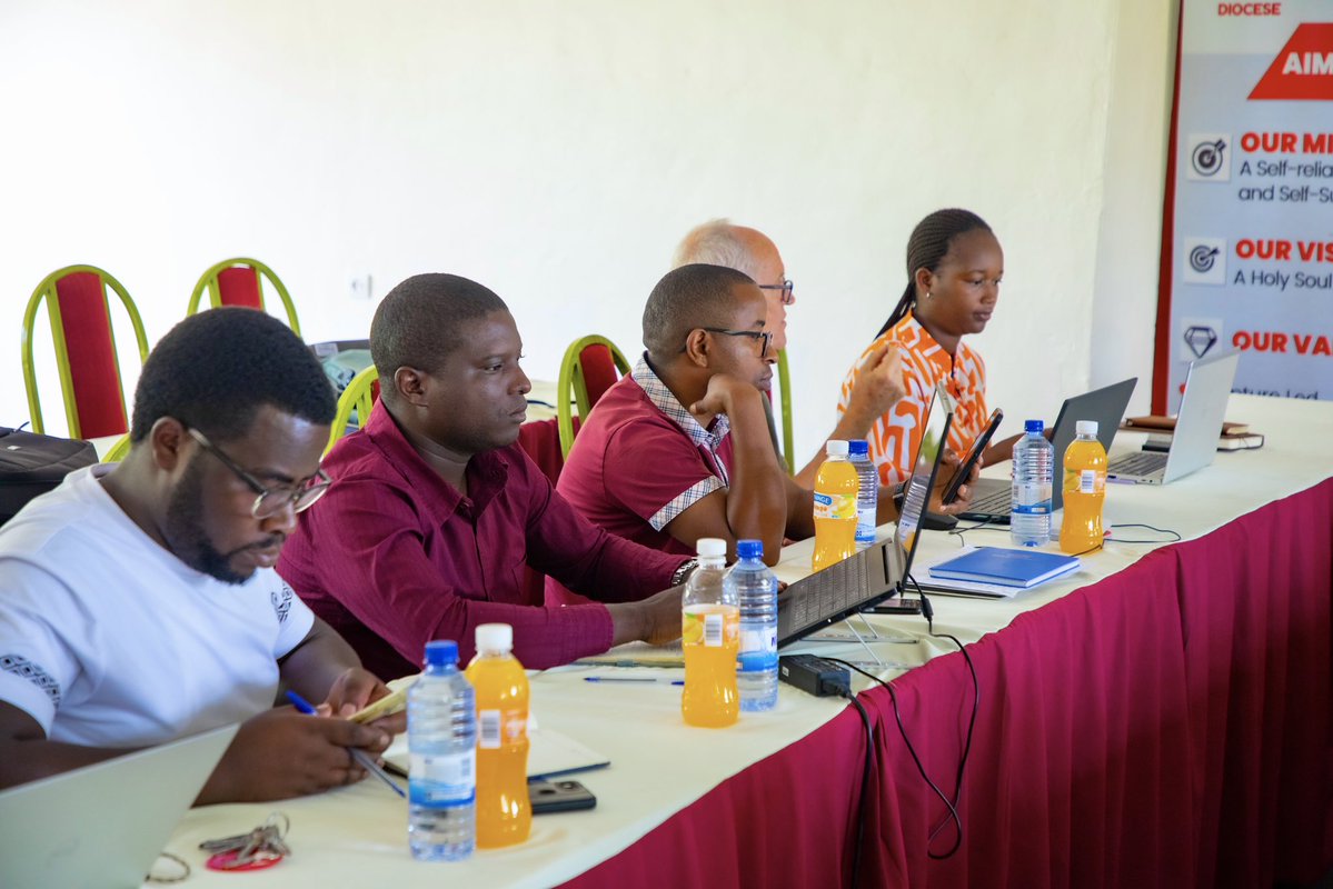 ShyogweDiocese's tweet photo. Rt. Rev. @LouisKabayiza is leading a diocesan staff meeting to review progress and priorities for continued development. 
Senior Expert Hartmut Stinchel is also presenting highlights and the way forward from the three-week chair production training. https://t.co/AsCBzW3cYu
