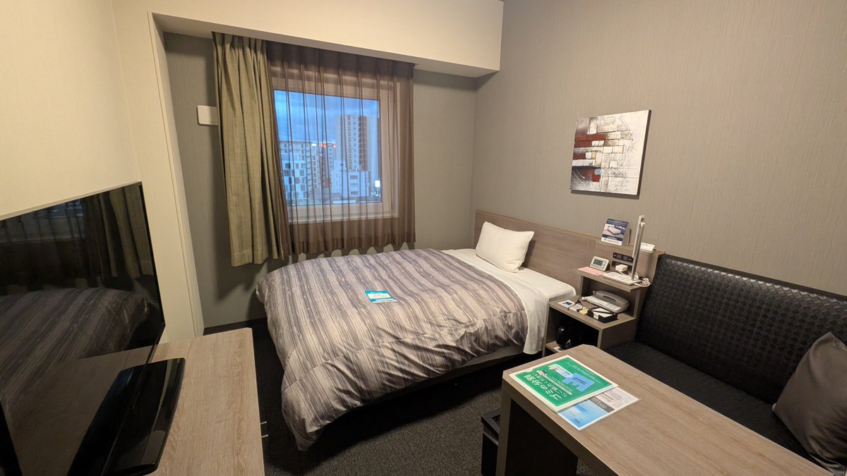 tanacala's tweet photo. 出張で古河市ルートイン。別館なかなか良き部屋だな https://t.co/3if55jhquu