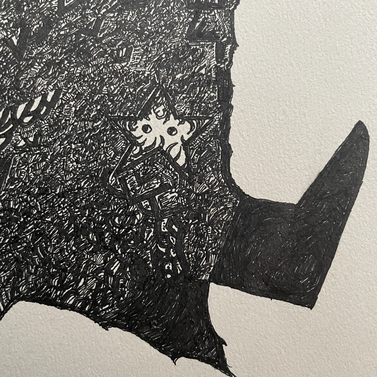 nanbanes's tweet photo. 暑い火曜日に今日は。観ると眼が疲れる絵の新しい絵を描き終えました。名前はサックンにしました（笑）結構眼が疲れています。しっかり休もう。

#観ると眼が疲れる絵
#イラスト
#イラストレーター
#illust
#illustrator https://t.co/VFL1oFgt4S