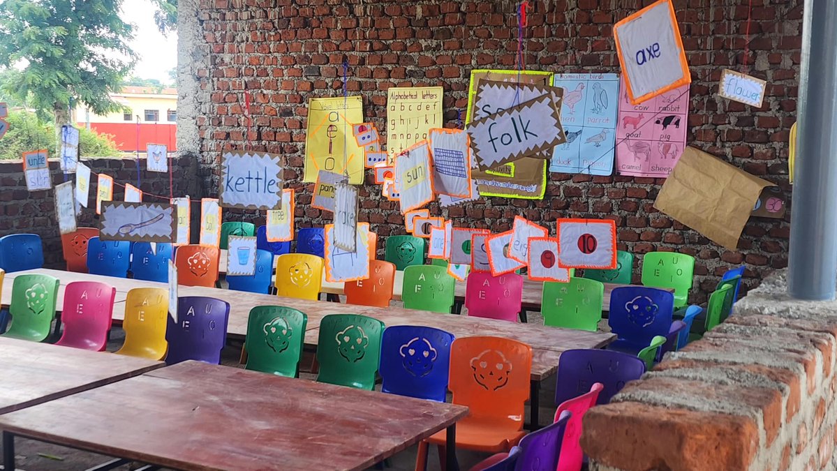 KulikaUganda's tweet photo. On 5 October, Stromme Foundation Global Secretary General Erik Lunde visited our Luuka Community Strengthening Project with Mission Alliance. He heard from young people changed by Bonga, opened classroom block at Namakakele Primary School and launched SafePads for girls.
#Luuka https://t.co/fImssYF8OF