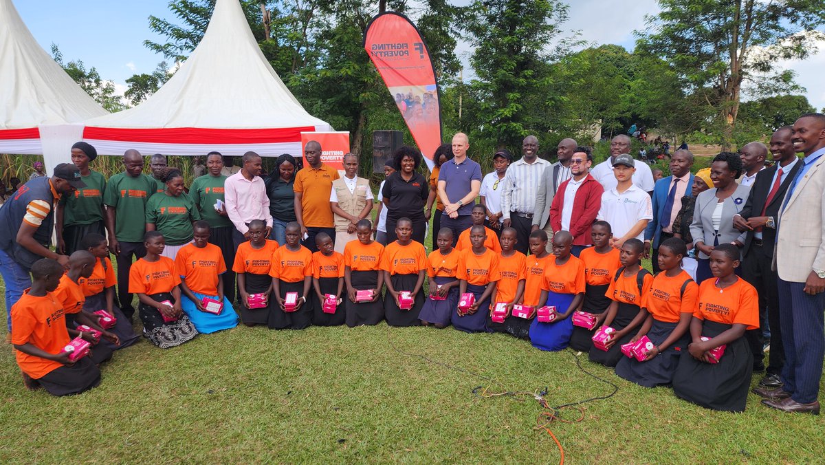 KulikaUganda's tweet photo. On 5 October, Stromme Foundation Global Secretary General Erik Lunde visited our Luuka Community Strengthening Project with Mission Alliance. He heard from young people changed by Bonga, opened classroom block at Namakakele Primary School and launched SafePads for girls.
#Luuka https://t.co/fImssYF8OF