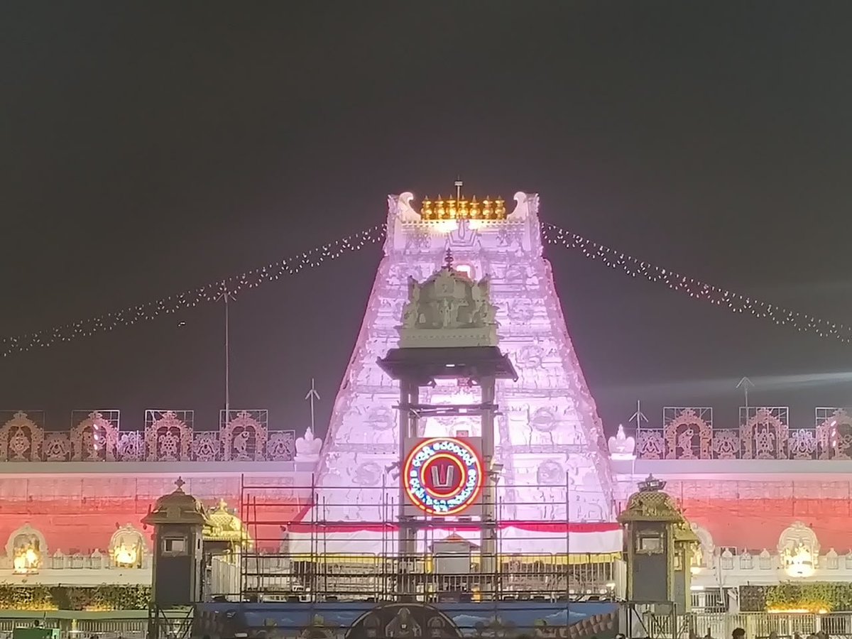 Suprith_369's tweet photo. Completed the divine journey to Arunachalam & Tirupati 🙏❤️
Blessed by Arunachaleswarar and Lord Venkateswara. A journey of faith, peace & gratitude. 🕉️
Om Namah Shivaya 🙏 Govinda Govinda!
#Arunachalam #Tirupati https://t.co/XgGq40NCx8