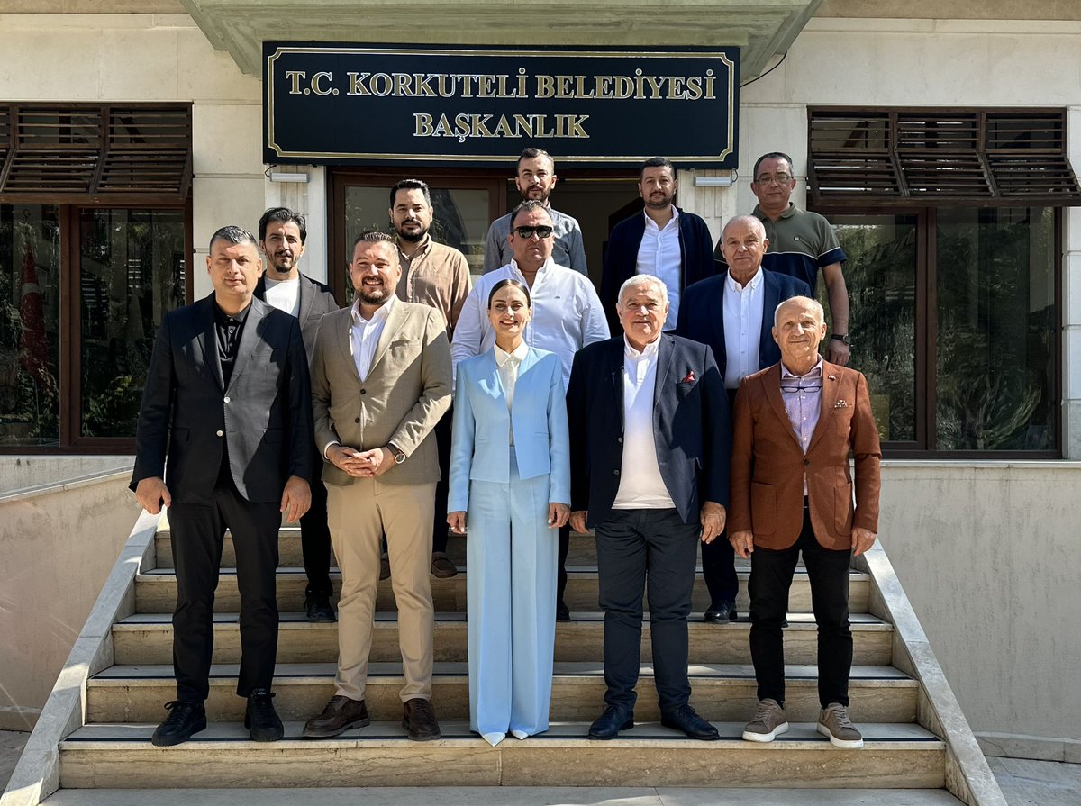 DavutCetin's tweet photo. Ata toprağım Korkuteli’de, Belediye Başkanımız, Topuklu Efemiz Saniye Caran’ı ziyaret ettik.

Korkuteli’mizin ekonomik gelişimini hızlandıracak, istihdamını artıracak, eğitimden kültüre, üretimden sosyal yaşama kadar ilçemize değer katacak çalışmalarımızı ve hedeflerimizi konuştuk.

#Korkuteli’mizin potansiyelini hep birlikte daha da büyüteceğiz. Kıymetli Başkanımıza misafirperverliği için teşekkür ediyorum.

Korkuteli’mize birlikte sahip çıkıyoruz. ❤️