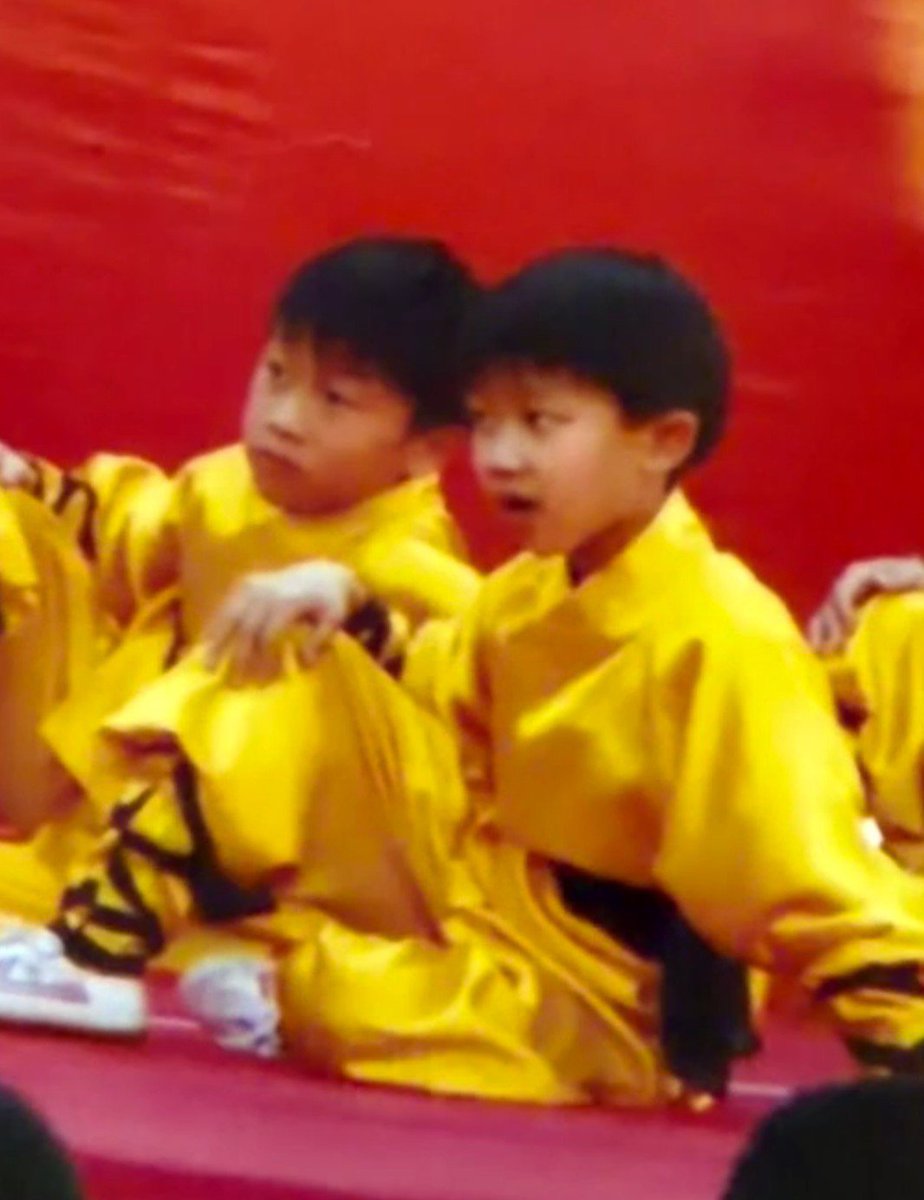 myharudesix's tweet photo. new minghao childhood pics 😭🤍 https://t.co/d3fNUl33Um