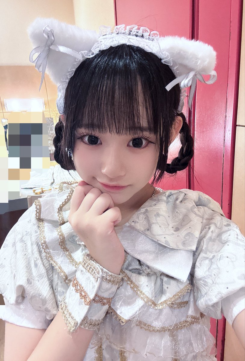 Milk_nonfic's tweet photo. 【FICTIONAL JAPAN ROAD 2026】ツアー名古屋にお越しいただきありがとうございました🍤

みんな新衣装たくさん可愛いって言ってくれて嬉しかった(ˊo̴̶̷̤  ̫ o̴̶̷̤ˋ)

みんな気づいてるかもだけど、ツアーはポンデリングヘアでまわってるんだよ🍩
ツアー限定ヘアだよ.•♬
ツアーでポンデリングヘアしてたらみるくの1番得意な髪型になったwwww✌🏻︎ᴖ ̫ᴖ✌🏻︎

🤍特典会にも初めましての方がたくさん来てくれて嬉しかった(♡ω♡)
沢山お話してくれてありがとう！