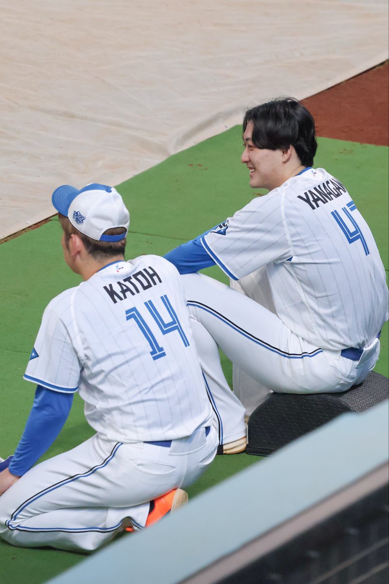 akarifs30's tweet photo. 2026.10.06

かとさんと楽しそうにお話しされてました

#柳川大晟 投手 https://t.co/3xSxvLTWn9