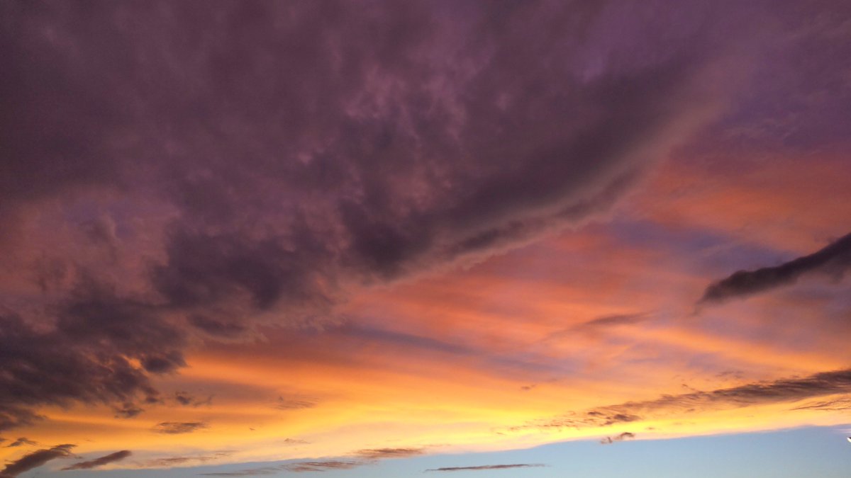 Blossom_Mirror's tweet photo. 夕空。 https://t.co/olBGaTfP5v