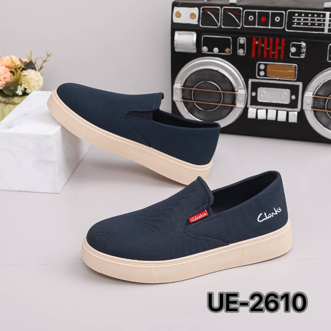 __abdoul__2's tweet photo. CLARK'S 🔥🔥
Original  
41 to 46 
Box ❌ ❌ 
#22,000👆🏻
Call or DM 08138728448 https://t.co/GSmv2o67Eb