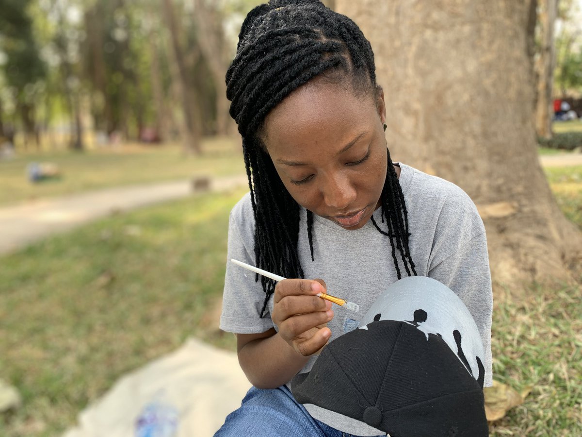 Midepella_'s tweet photo. My name is Mide.
I’m an artist and I painted this cap! 🎨 https://t.co/GK41QqMP0h