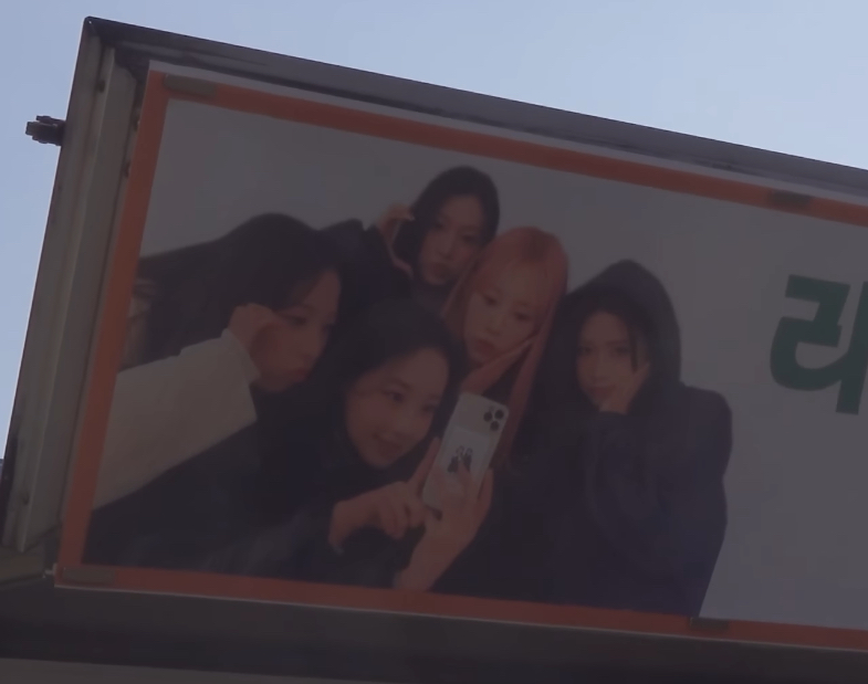 kittyx2y's tweet photo. 이사진원본있으신분ㅜㅜ https://t.co/KYVeV4qmjL