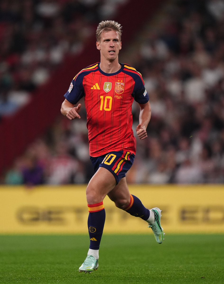 ActuFoot_'s tweet photo. 👏 UN SUPER GESTE !!! 👇

Depuis son départ du Dinamo Zagreb, DANI OLMO 🇪🇸 A RÉVÉLÉ REVERSER 2% DE SON SALAIRE ANNUEL BRUT pour aider de jeunes footballeurs à Vukovar, en Croatie 🇭🇷. ❤️💰

"Une façon de remercier le lieu qui l’a accueilli avec sa maman à 16 ans".

🎙️ conf. de presse