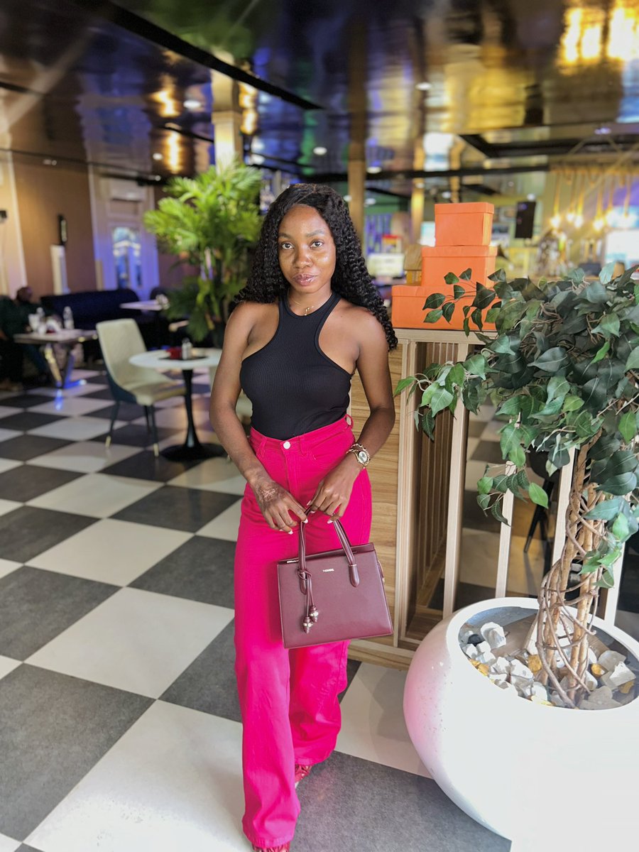 techyassistant's tweet photo. Everything I want, God has given me and more. I am genuinely happy where I am. May my happiness never depart from me. May the smiles never depart from my mouth, may my spark never dim. Amen.

Happy birthday to me. https://t.co/0KCEhm7Odz