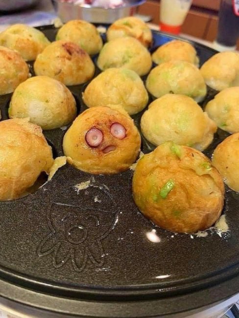 hajimekakeru's tweet photo. みんなたこ焼きにメンチ切られたことある？俺はある https://t.co/0TCuEdC06B