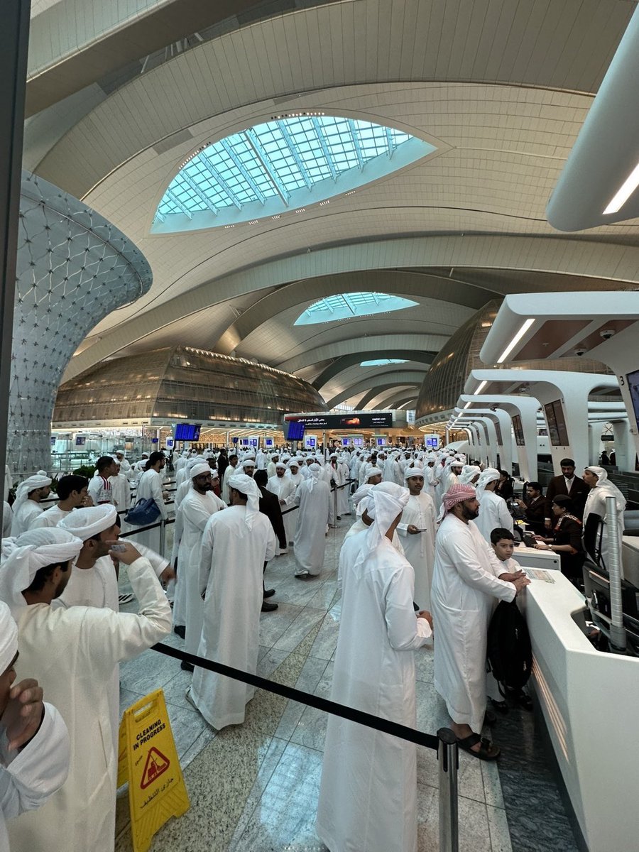 uae_parza's tweet photo. الله لايردكم خايبين 🇦🇪🤍🤍 https://t.co/iNCpFi9LhE