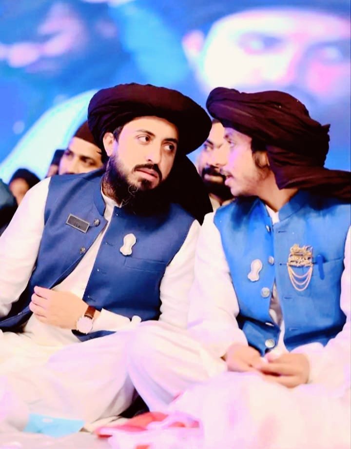 rizvi8eb's tweet photo. I miss u guys .😢😢
واوا شغل میلا لگائی رکھدے سو ۔😁۔ https://t.co/BJ2ECU26nq