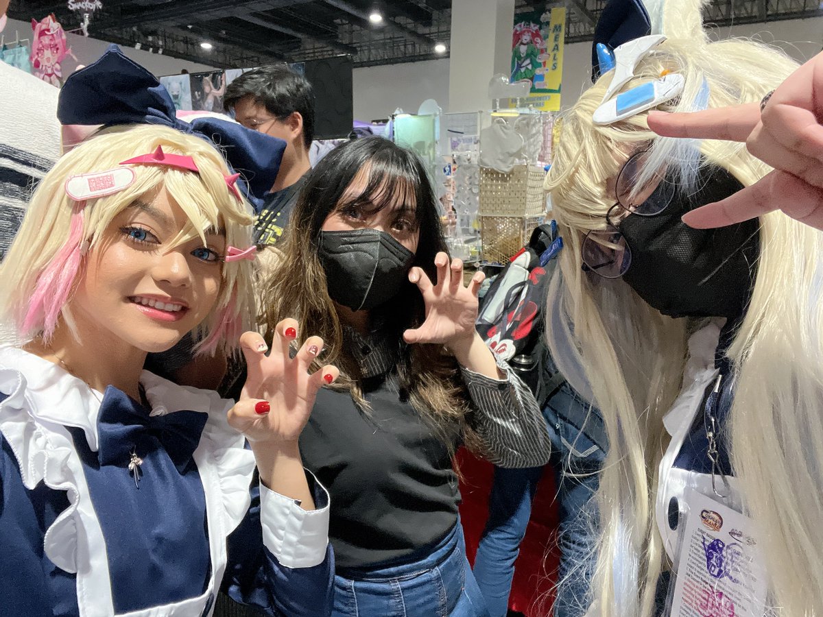 jueru_chann's tweet photo. Finally met @KitsuiAkira in person on the last day of #Cosmania!
Iβm glad I passed by that aisle on my way out! It was nice meeting you Kiichan!!
(nakakakita ka pa nyan @Inayama_Mitoho? lol) https://t.co/n5ZGcZmNKN