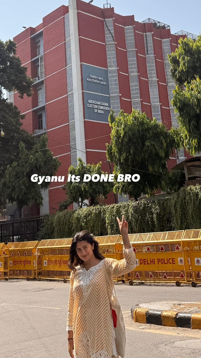 mehartweets's tweet photo. reached the ECI! Rahul Gandhi ji in Akashvani Bhawan next door. 

We are here for you gyanu! 

Khatam, tata, bye 👋 bye 👋 https://t.co/OkVj4MuAGt