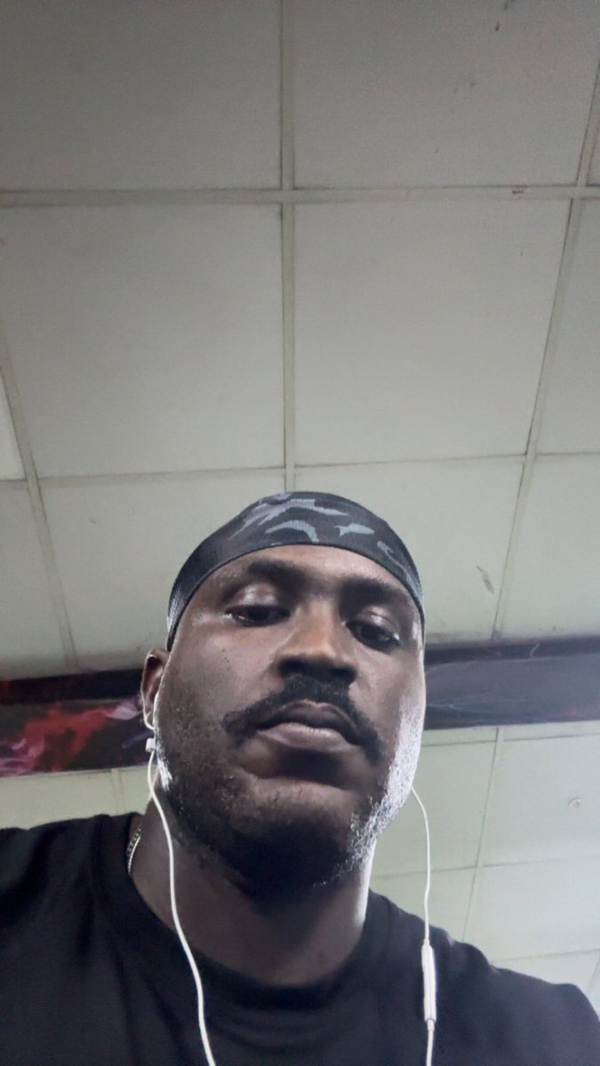 Omaboyowa2's tweet photo. I just might be a viltrumite 👨🏾 https://t.co/vIV3XUCuzQ