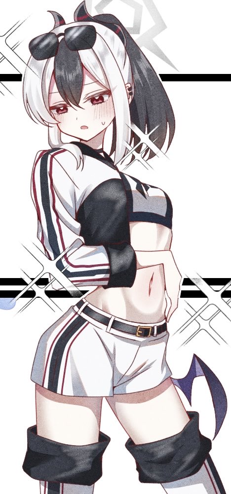 kitsunemaru_f's tweet photo. レースクイーンなカヨコさん🏁 https://t.co/oePCkSmIi9