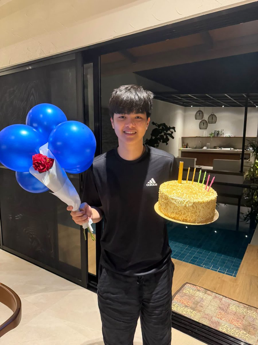 veewisevd's tweet photo. happiest birthday, wise gaming! 🥳 https://t.co/c1l2MwmoWx