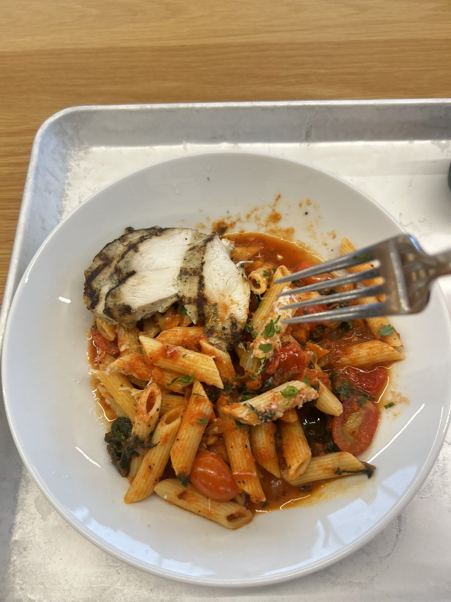 user22offline's tweet photo. Lunch always being less than 8 dollars at this job is actually crazyy https://t.co/6tDM52RNig