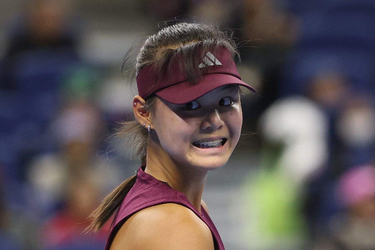 SteveTignor's tweet photo. Here Comes the (Xinran) Sun

The 16-year-old Shenzhen native, and world No. 1 junior, gave off Next Big Thing vibes during her WTA debut in Beijing this week

More at First Ball In (link in next tweet) https://t.co/LJAMkP8y93
