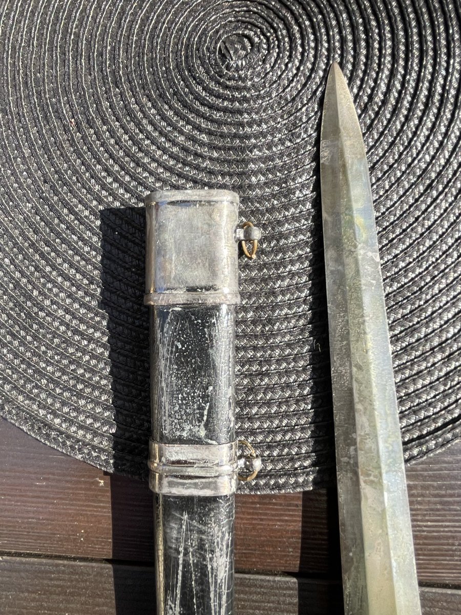 Thedemanator's tweet photo. Who’s sword is better mine or @jokerwaffenfren https://t.co/awrLoBbmmA