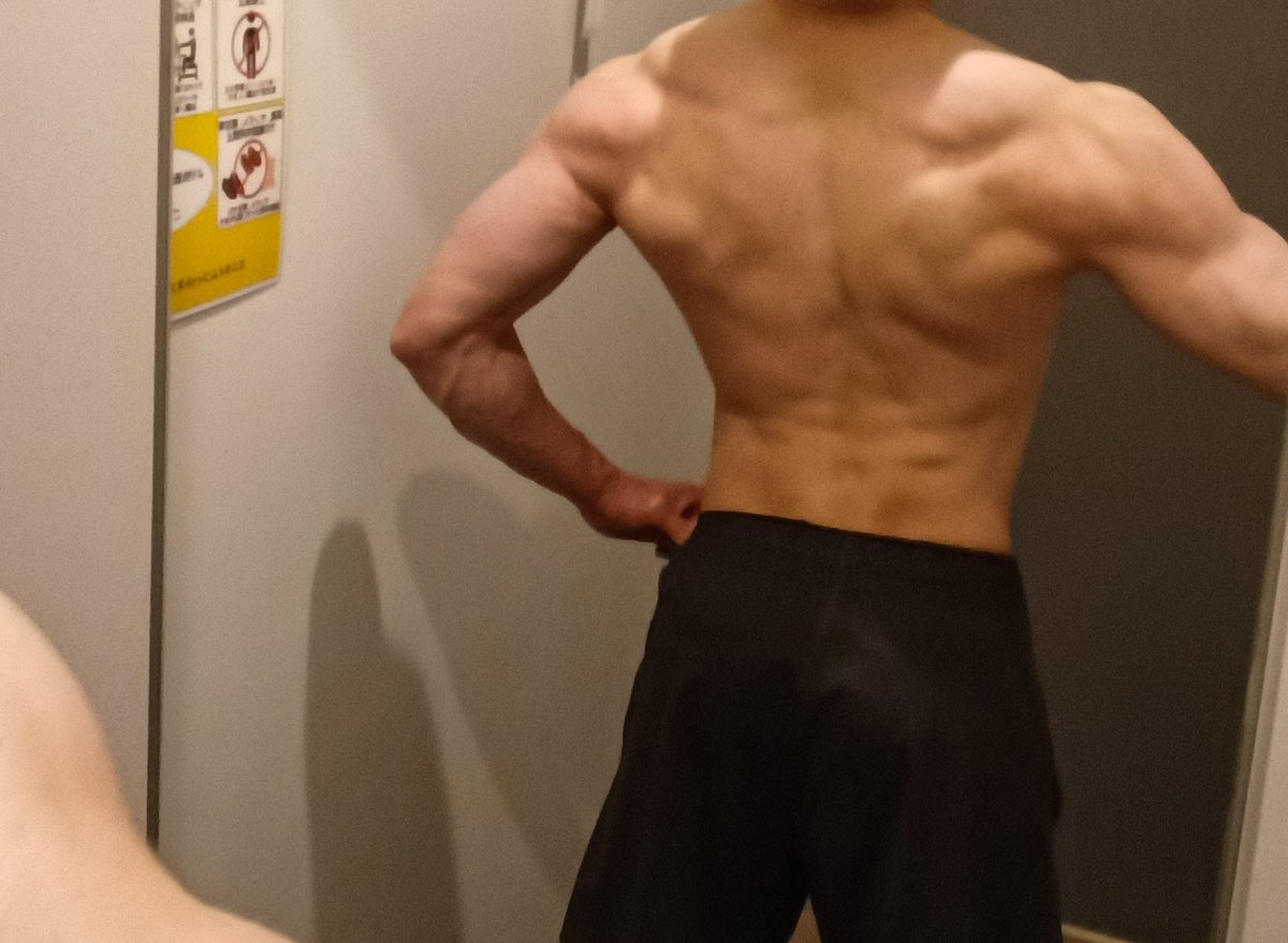 WAzdtb's tweet photo. 背中と肩と有酸素のトレーニングできてよかった
背中左右の差あるから直していきたい https://t.co/twBes1gFzv