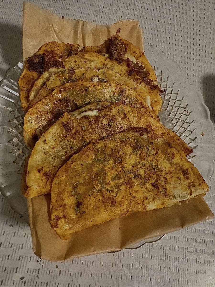 ravenbake's tweet photo. celebratory post of the birria tacos I’ve made 

both with store bought and handmade tortillas https://t.co/54NbzdjctK