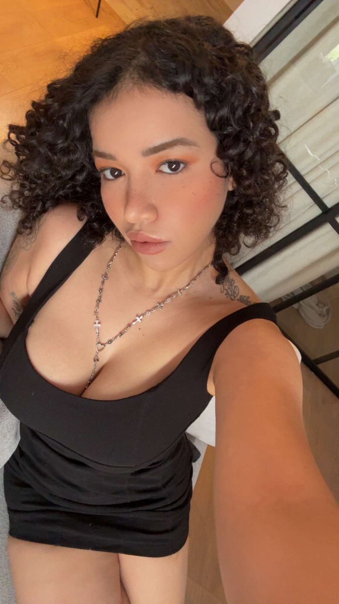 RubyNikara's tweet photo. Rejoins moi ici baby 
https://t.co/axNS6GE8vo https://t.co/6Y2vvNQbHh