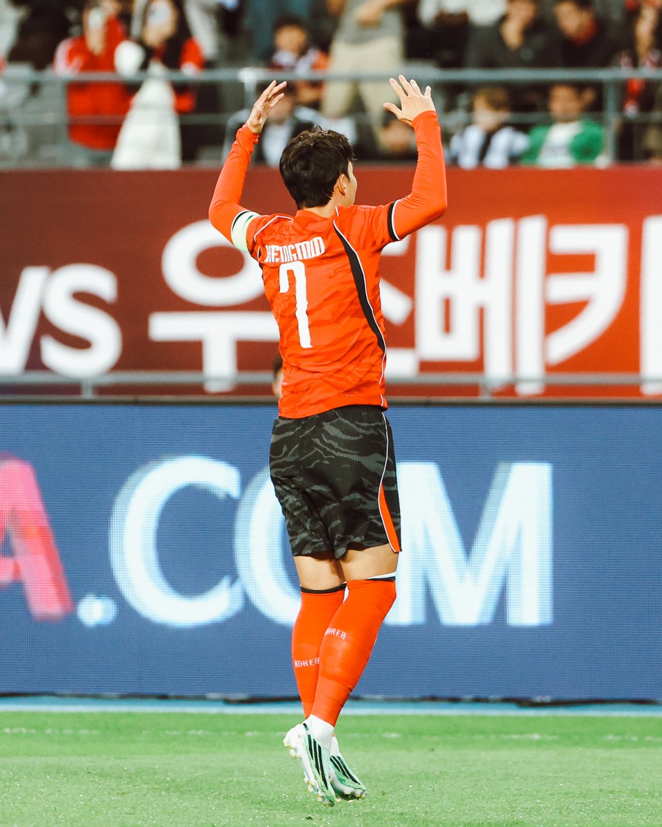 SpursOfficial's tweet photo. Congratulations to Spurs legend Heung-Min Son, who has become South Korea's all-time top scorer! 🇰🇷

Incredible achievement, Sonny 🤍 https://t.co/iursAVTIGy