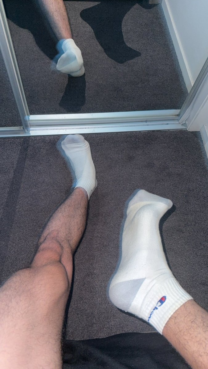 moe4fk's tweet photo. The size 11 feet that control you😏 https://t.co/igntQcFvWz