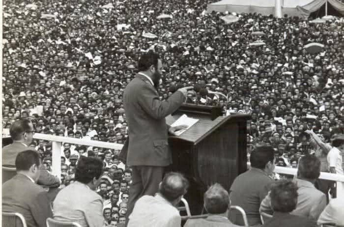 carmeloortega38's tweet photo. #Fidel: "¡Cuando un pueblo enérgico y viril llora, la injusticia tiembla!".

#TenemosMemoria https://t.co/aY8s9pz0SC