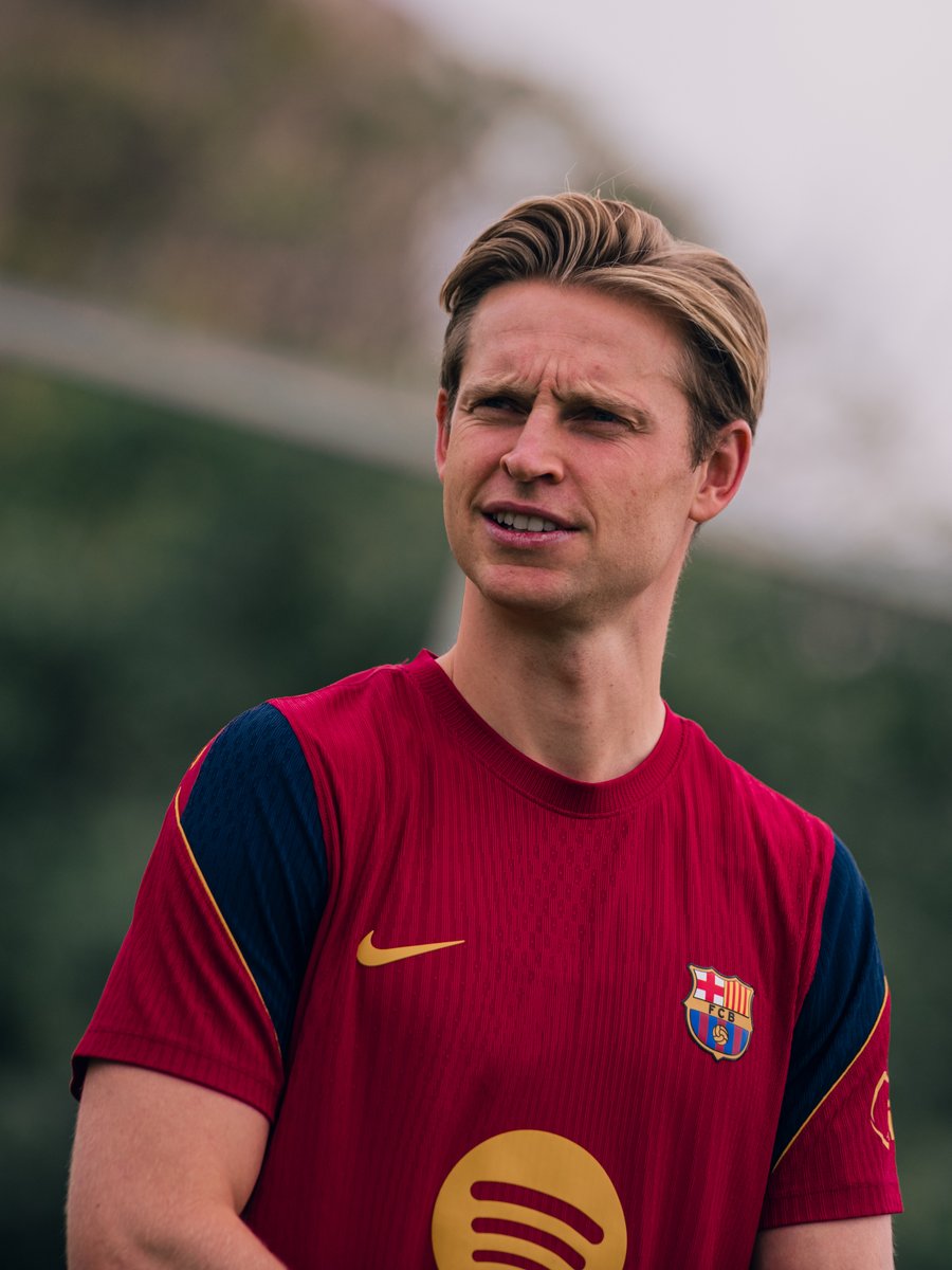 FCBarcelona's tweet photo. Frenkie de Jong completed part of the training session with the group. ✅ https://t.co/yjZSYFHt3Y