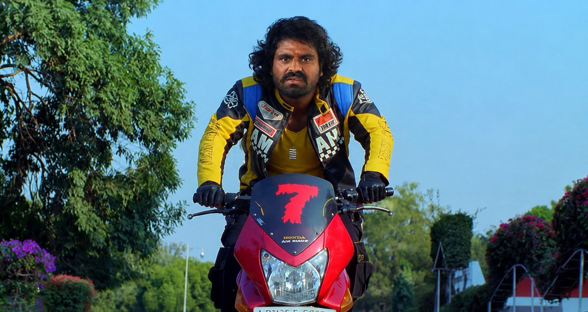 TollyMB90's tweet photo. @CanadaPrabhasFN Original hero for all pebble movies 😎🥵 https://t.co/VqTkN8CpLH