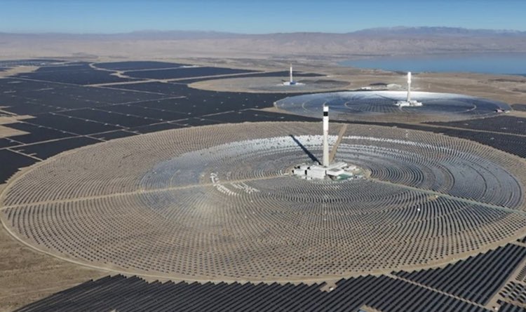 ROOZVA's tweet photo. GET READY VIRGINIA. 

This is (part of) Talatan Solar Park in China. It’s the largest solar park in the world. You can see it from SPACE! 

How big is it? 162 square miles.

Abigail Spanberger wants to convert 277,000 acres of VA forests & farms into solar arrays just like this one.

How big is that? 432 square miles.

That’s 2.66X Talatan’s in Virginia - more than the entirety of Arlington and Fairfax counties COMBINED!