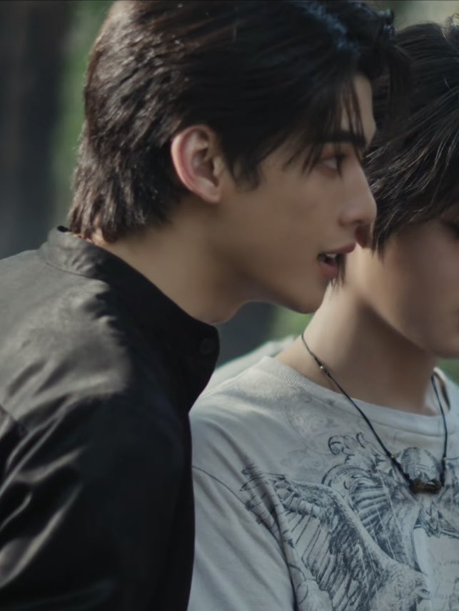 badgurlchicha's tweet photo. ฉีดยาให้ฉันตราย ๆ ไปเถอะพ่อครู โคตรหล่อเลย . . . https://t.co/zUECxpbcPG