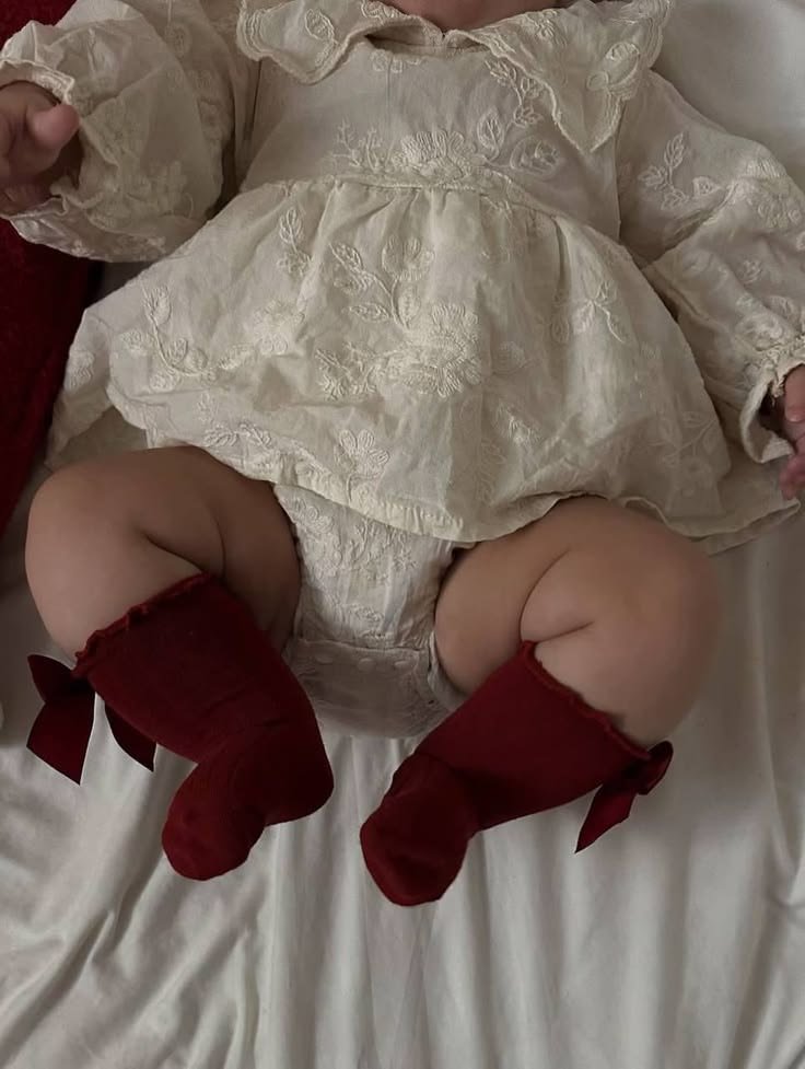 Auralyn0's tweet photo. My future daughter ✨ https://t.co/Aj4vhhh3oD