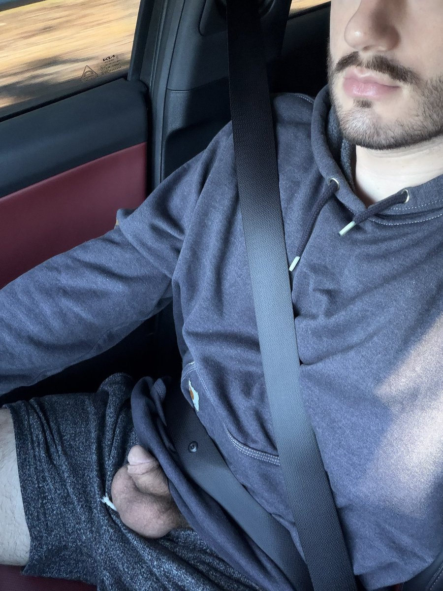 dieseldudeee's tweet photo. Heading into work to replace an injector harness. Gimme head before I get there? https://t.co/XfuiW9Sg8Q