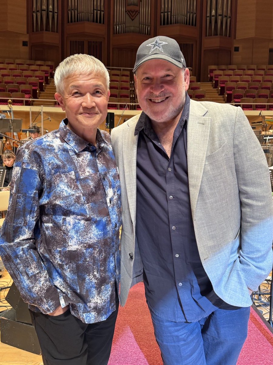shiotactorstaff's tweet photo. 『This is the Moment！～フランク・ワイルドホーン JAPAN 25th anniversary concert～』
音楽監督・指揮 ：塩田明弘

リハーサルの様子を〜
精鋭のオーケストラメンバーです♪
フランクさんもいらっしゃいました。
1997年ブロードウェイでの「ジキル＆ハイド」の稽古から、約30年のお付き合いです！ https://t.co/eP4POKd5eU